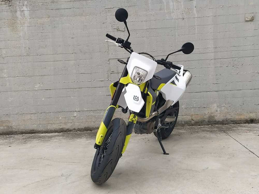 Husqvarna Supermoto  a 10.990€ - immagine 3