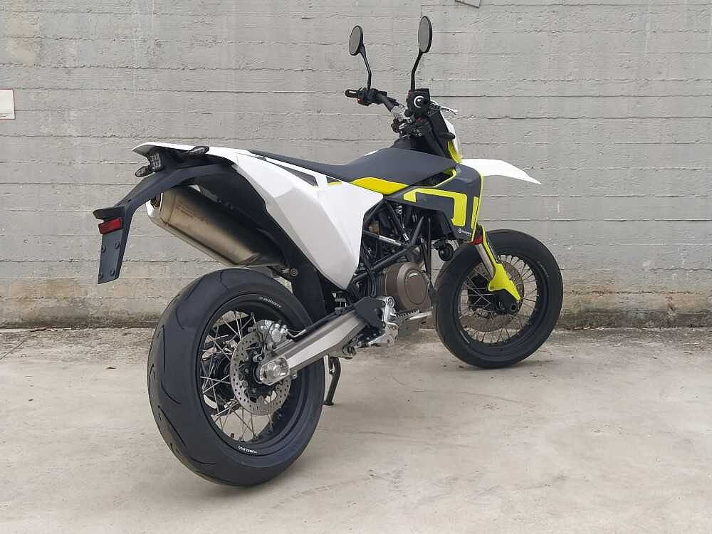 Husqvarna Supermoto  a 10.990€ - immagine 8