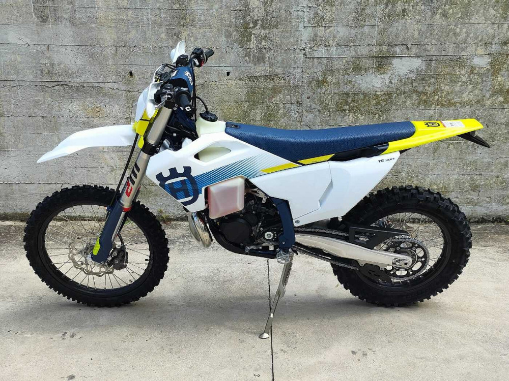 Husqvarna 300  a 12.215€ - immagine 1