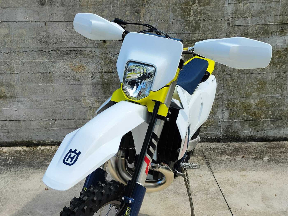 Husqvarna 300  a 12.215€ - immagine 4