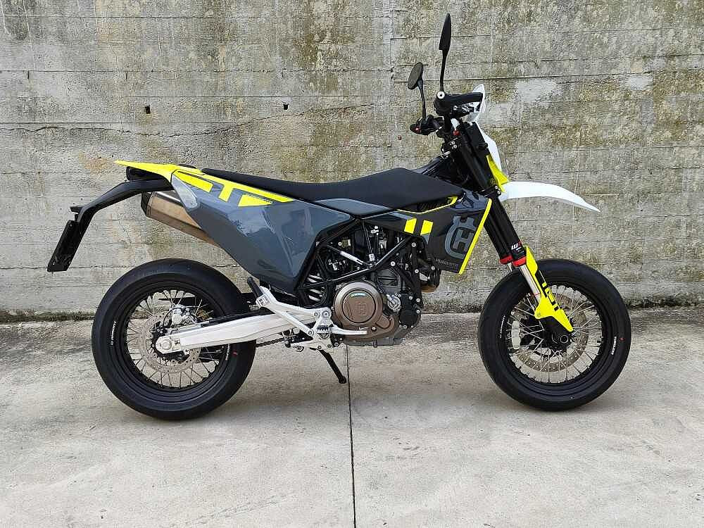 Husqvarna Supermoto  a 12.450€ - immagine 5