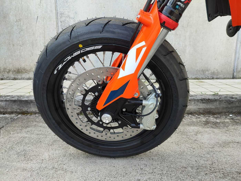 KTM SMC R  a 12.450€ - immagine 2