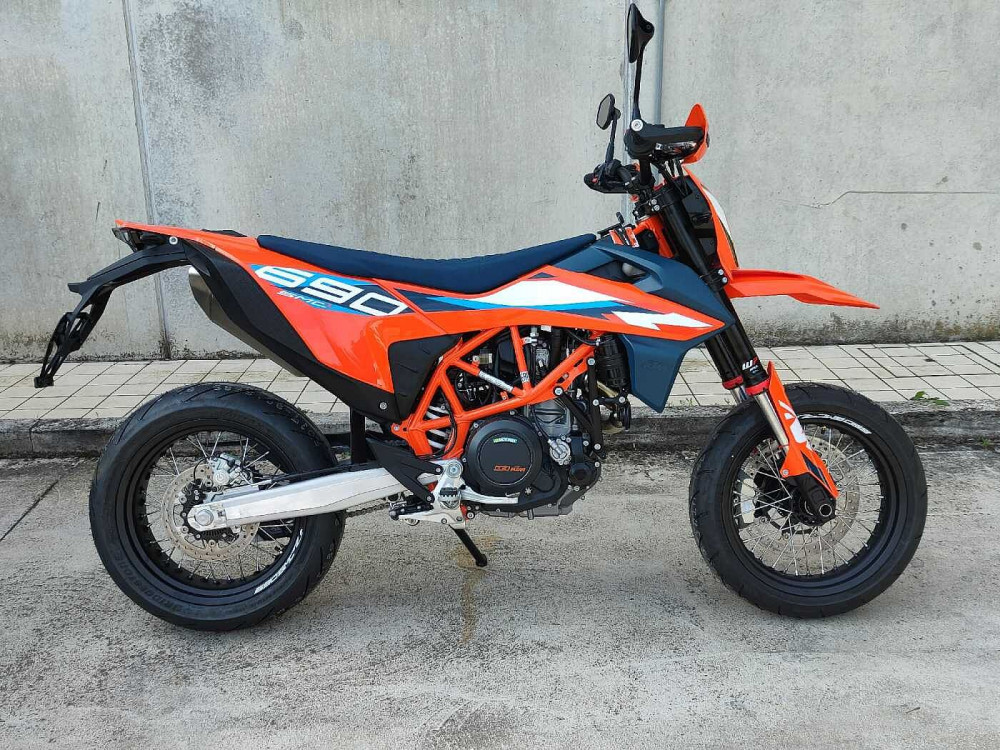 KTM SMC R  a 12.450€ - immagine 5