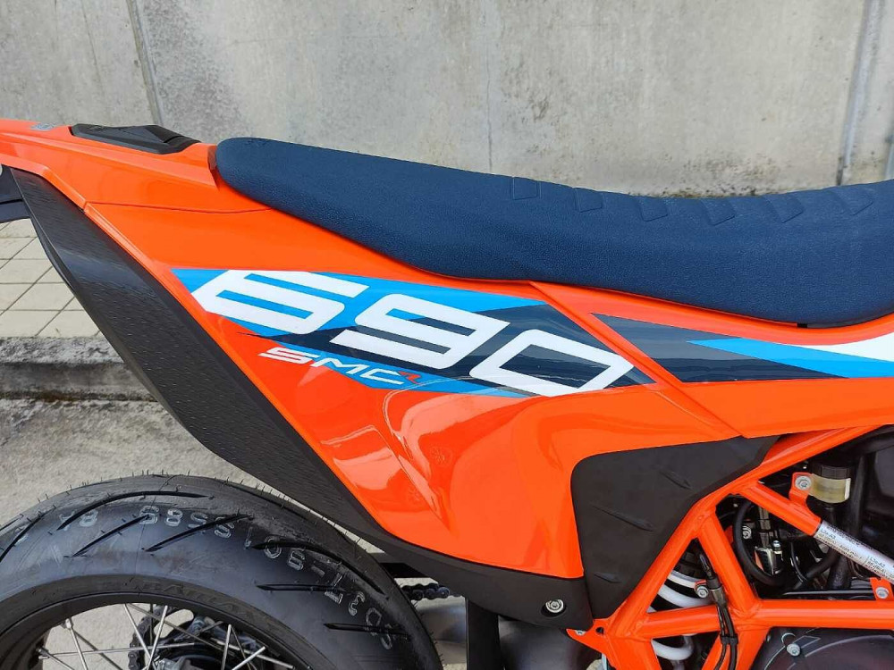 KTM SMC R  a 12.450€ - immagine 6