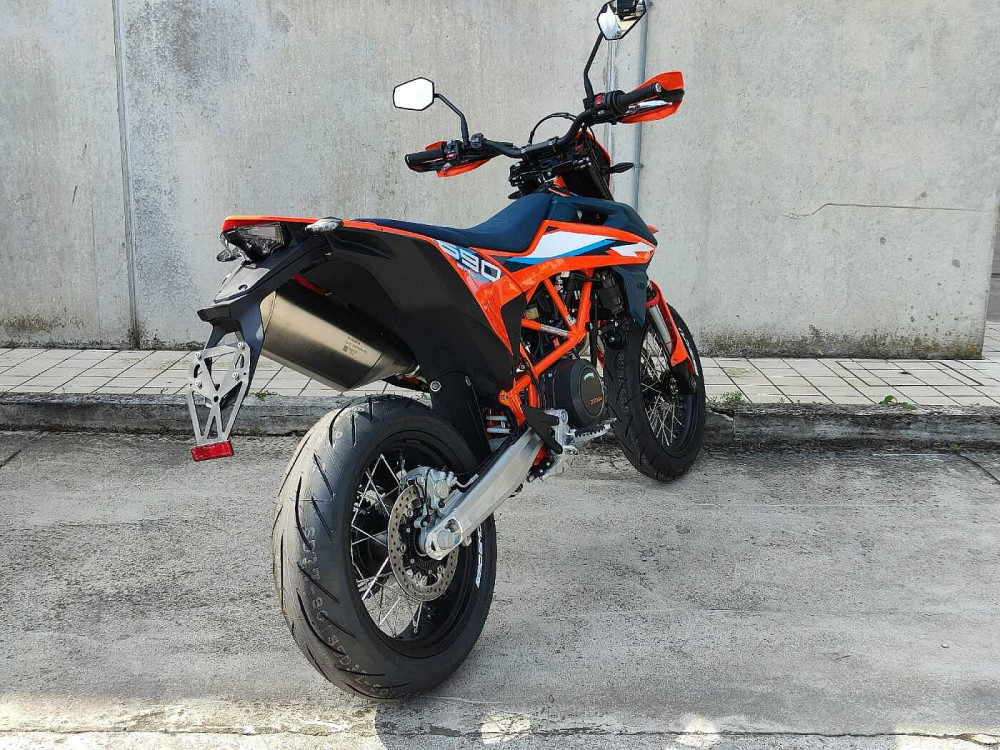 KTM SMC R  a 12.450€ - immagine 8