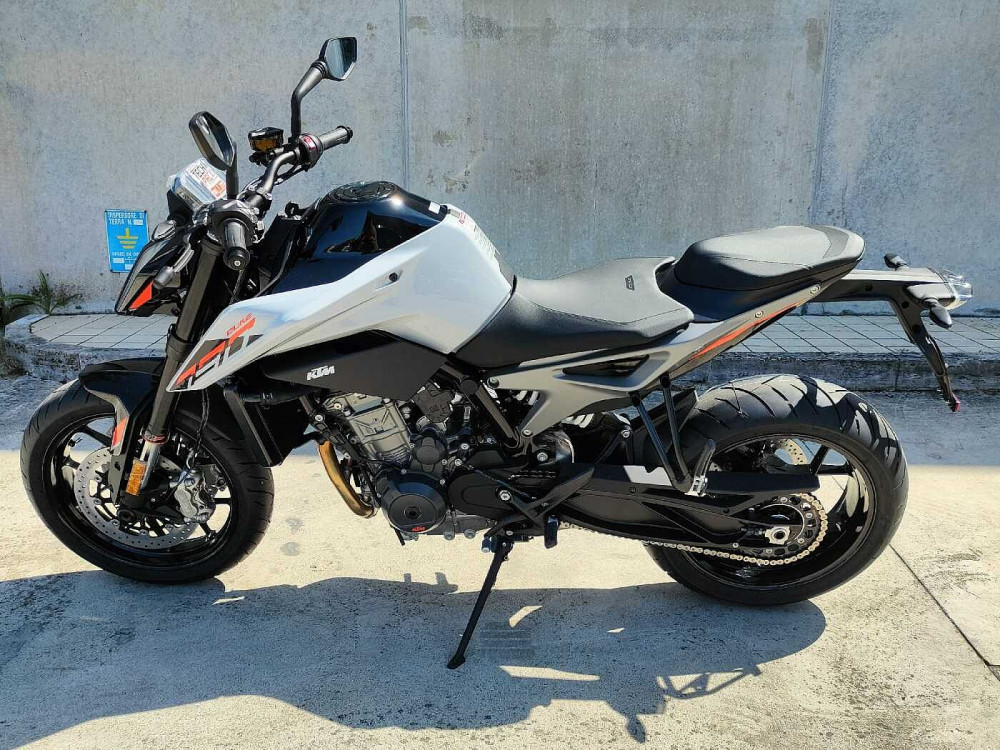 KTM Duke  a 8.990€ - immagine 1