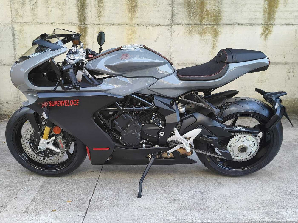 Mv Agusta 800  a 23.100€ - immagine 1