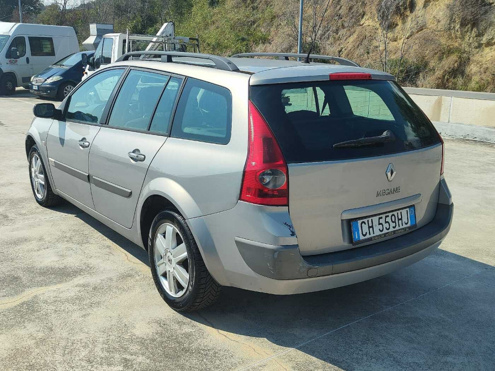 Renault Grandtour 1.5 dCi/100CV Grandtour Confort Privilège a 4.800€ - immagine 10