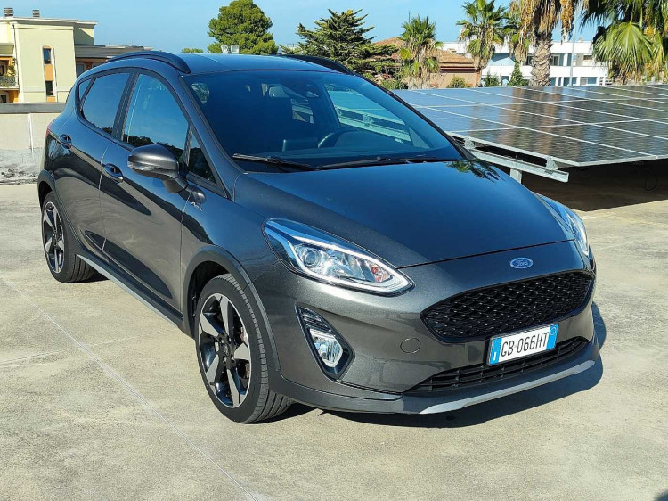 Ford Fiesta Active 1.5 EcoBlue a 15.200€ - thumb immagine 1