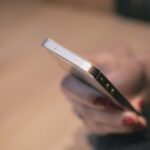 Immagine che illustra il bonus telefono e come ottenere sconto del 50% su abbonamenti internet.