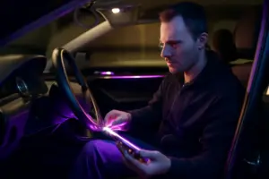 Luci a LED per interni: come migliorare l’abitacolo senza incorrere in sanzioni